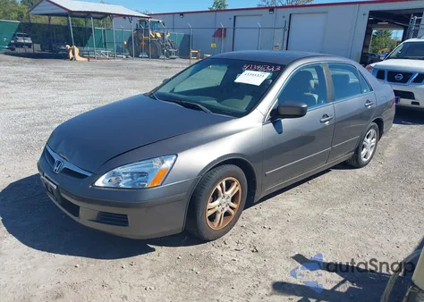 2007 Honda Accord 2.4 Ex z USA, uszkodzony, nr VIN 1HGCM56807A034554